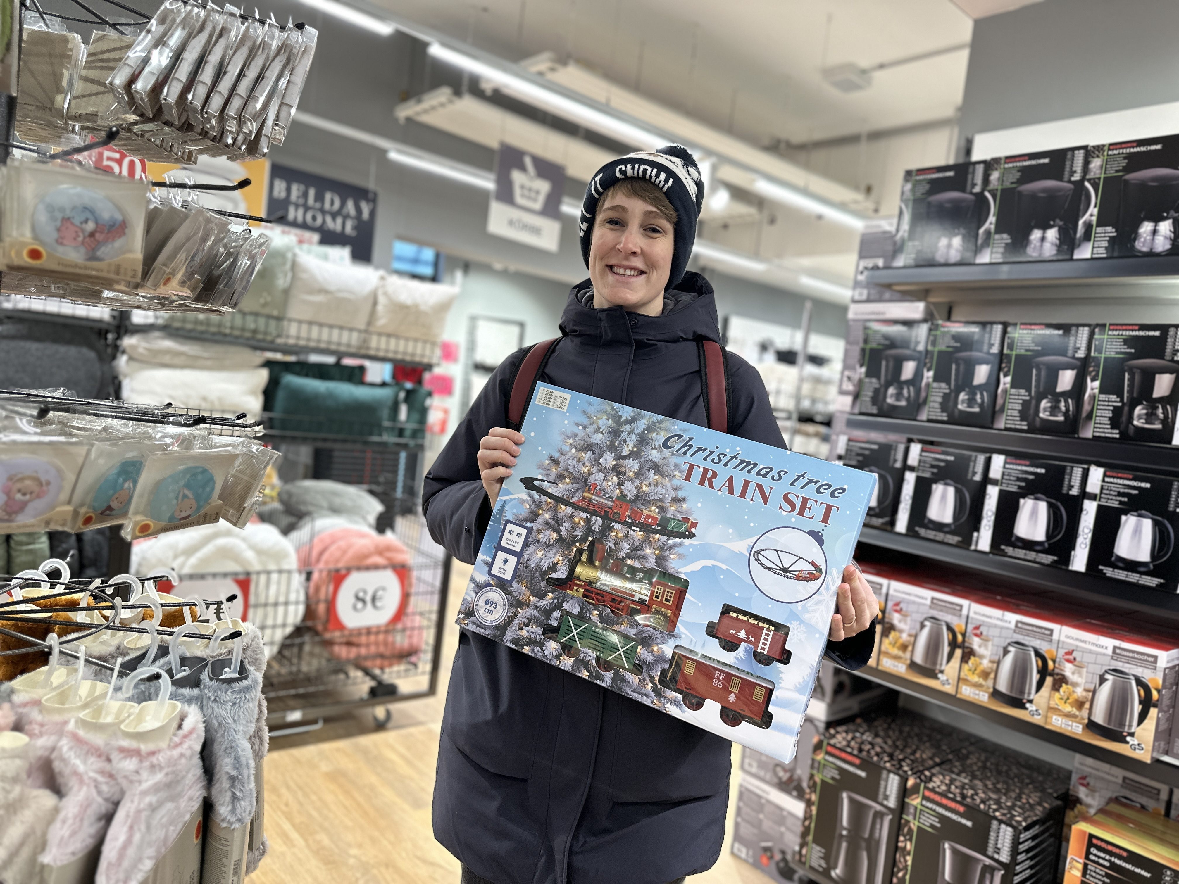 Neue Woolworth-Filiale in Vorarlberg: Lustenauer warteten schon vor dem Geschäft