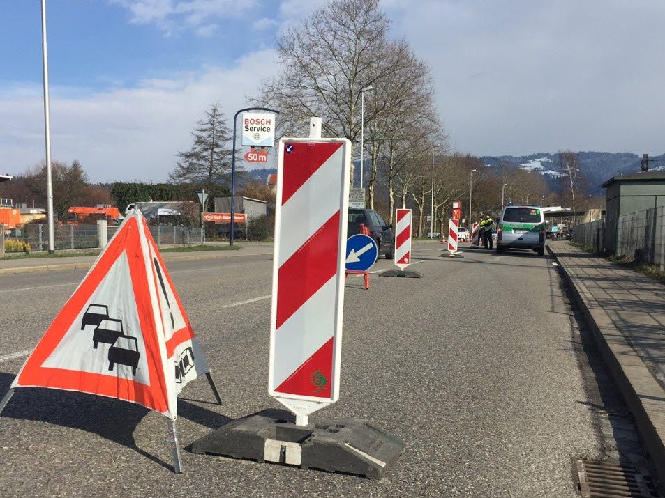 Die bayrische Polizei ist im Großeinsatz. S Die bayrische Polizei ist im Großeinsatz. S