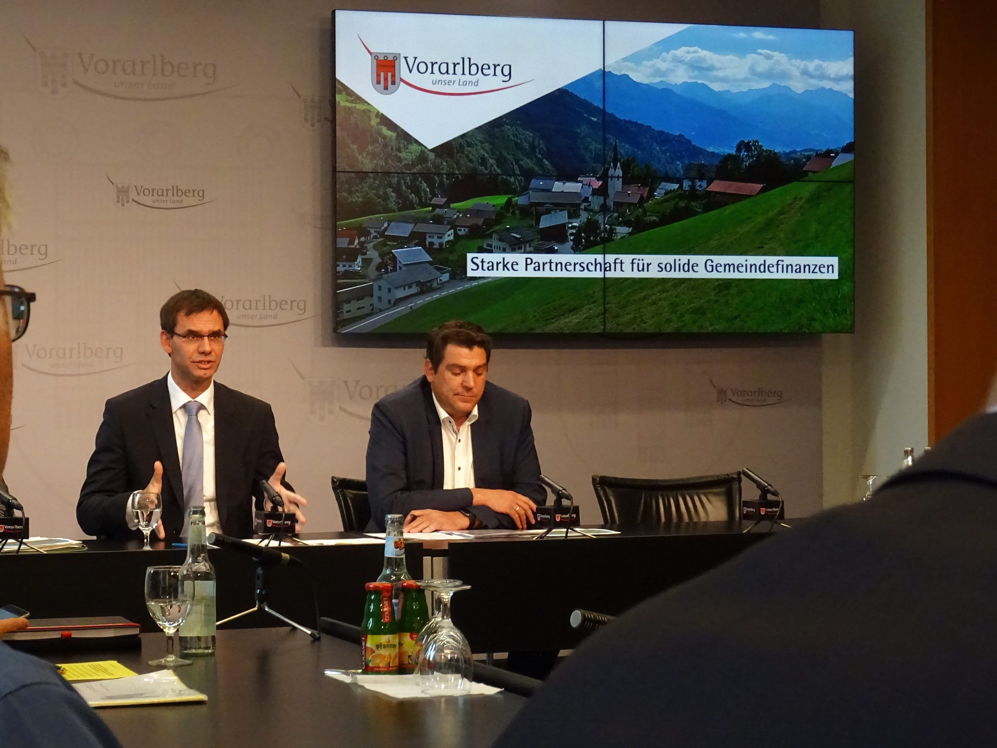 Keine Gemeinde soll auf der Strecke bleiben. Keine Gemeinde soll auf der Strecke bleiben.