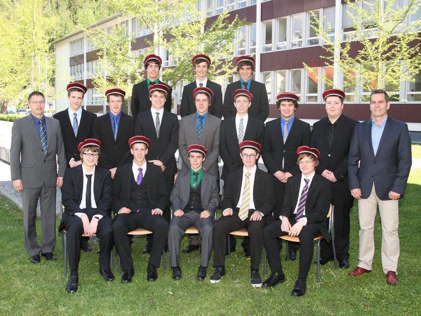 Die Maturanten der 8N2 des BG Bludenz Die Maturanten der 8N2 des BG Bludenz