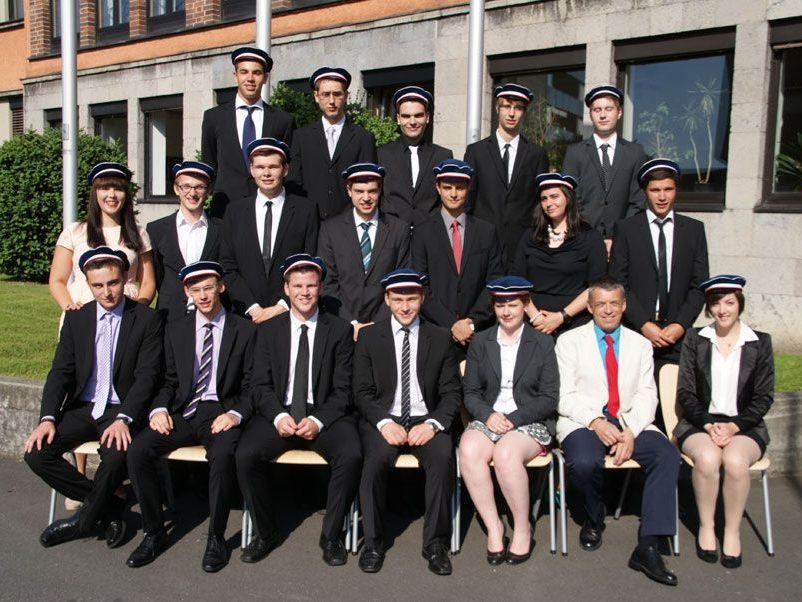 Die Maturanten der 5hw der HTL Bregenz Die Maturanten der 5hw der HTL Bregenz