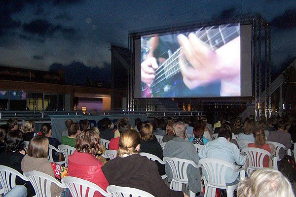 Sommerkino-Highlight: Kino am Dach Sommerkino-Highlight: Kino am Dach