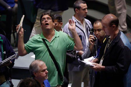 Wenig Freude hatte dieser Trader an der New Yorker Börse. Foto: AP Wenig Freude hatte dieser Trader an der New Yorker Börse. Foto: AP