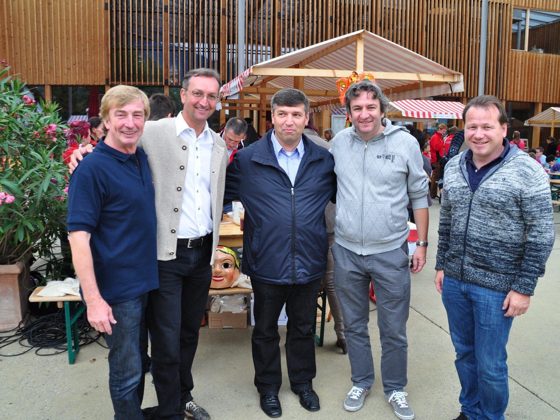 v.links: Josef Potez St.Martin a.d.Raab, BM D.Lauermann(Ludesch), Pfr.Mihai Horvat(Ludesch), BM M.Tinkhauser(Bludesch) und BM H.Witwer(Thüringen) v.links: Josef Potez St.Martin a.d.Raab, BM D.Lauermann(Ludesch), Pfr.Mihai Horvat(Ludesch), BM M.Tinkhauser(Bludesch) und BM H.Witwer(Thüringen)