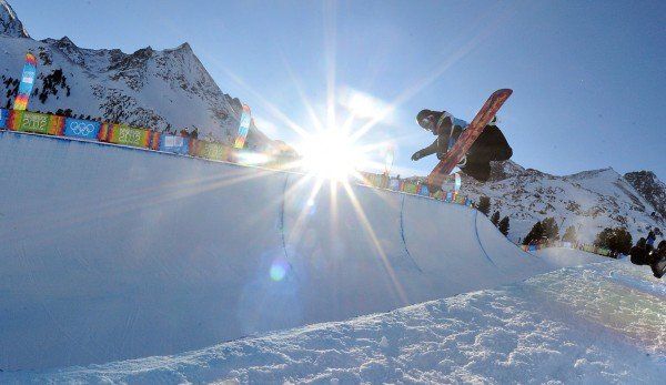 (c) Kerstin Joensson/AP/dapd Innsbruck Youth Olympics Snowboard