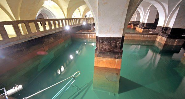 Der Wasserspeicher am Rosenhügel in Wien. Der Wasserspeicher am Rosenhügel in Wien.
