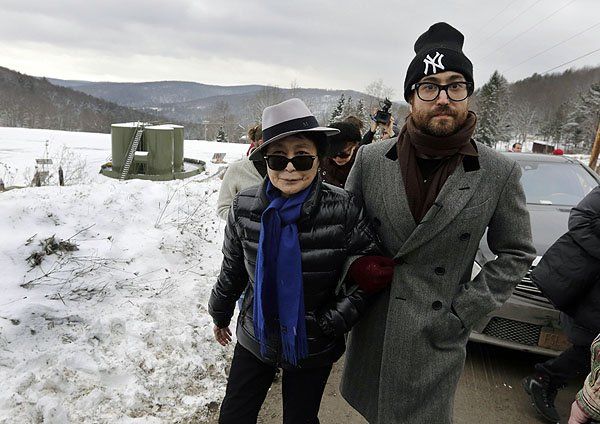 Sean Lennon, Yoko Ono