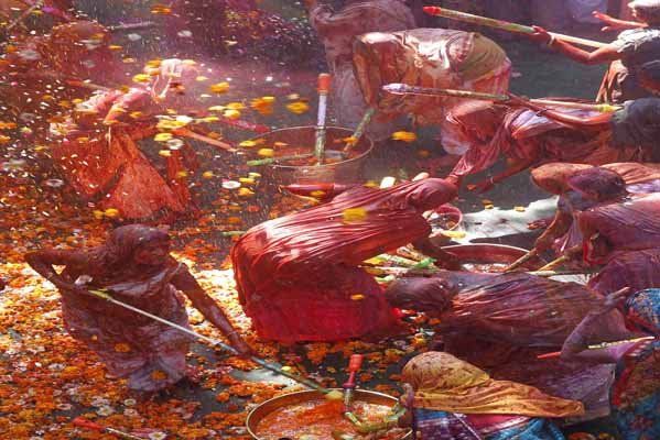 INDIA WIDOWS HOLI FESTIVAL
