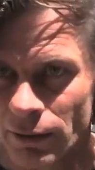 Jäntsch-Protest gegen Verwahrlosung: Brunnen in Palermo mit der Inschrift "Zu verkaufen" beschrieben.