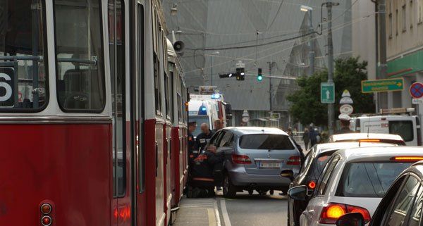 Am 13. mai kollidierten auf der Donaufelder Straße in Wien ein Pkw und eine Bim.