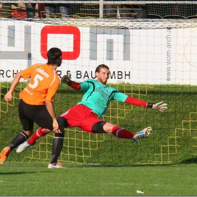 Rift Sen erlöste mit seinem Goldtor die Höchster Fans.