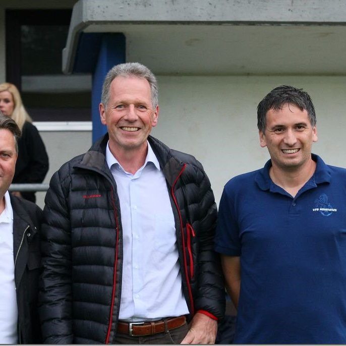 Stadtoberhaupt Richard Amann, Sportstadtrat Friedl Dold und VfB Hohenems "Boss" Harald Achenrainer waren rundum zufrieden.