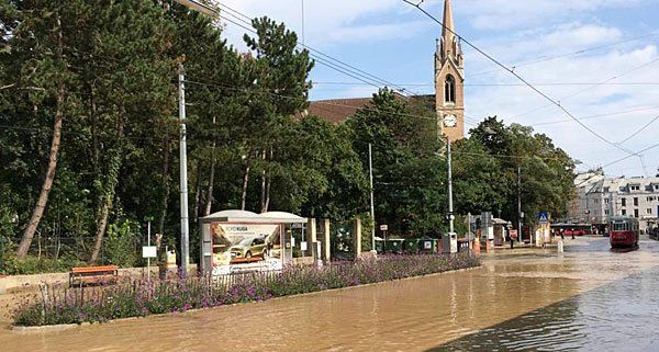 Großflächige Überschwemmungen gab es nach dem Wasserrohrbruch. Großflächige Überschwemmungen gab es nach dem Wasserrohrbruch.