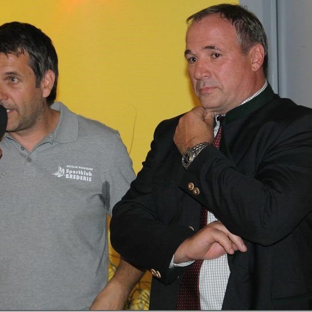 Hauptsponsor Reinhard Metzler und Thomas Strele bei der Jahreshauptversammlung.