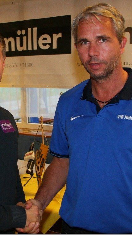 Die Trainer Damir Canadi und Rainer Spiegel haben große Personalsorgen