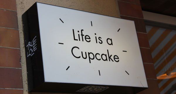 Michelle hat in Zürich ein Cupcake-Geschäft aufgemacht. Michelle hat in Zürich ein Cupcake-Geschäft aufgemacht.