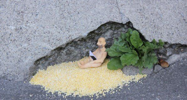Es lohnt sich, am Straßenrand auf kleine Details zu achten. Es lohnt sich, am Straßenrand auf kleine Details zu achten.