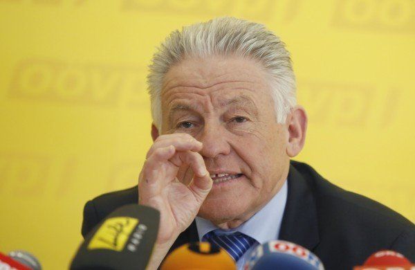 PRESSEKONFERENZ LH JOSEF PHRINGER ZUR WIEDERKANDIDATUR 2015 PRESSEKONFERENZ LH JOSEF PHRINGER ZUR WIEDERKANDIDATUR 2015