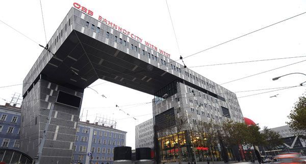 Seit der Renovierung gibt es am Westbahnhof ein Einkaufszentrum.