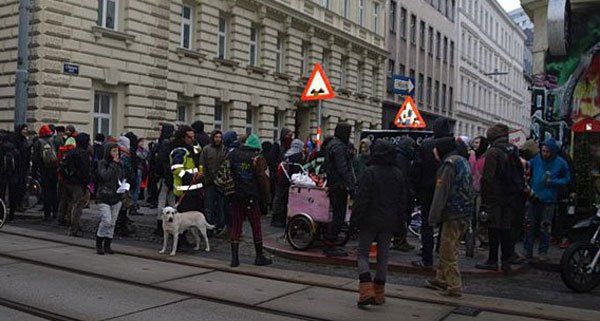 Im Februar wurde gegen die Räumung der Pizzeria Anarchia demonstriert.