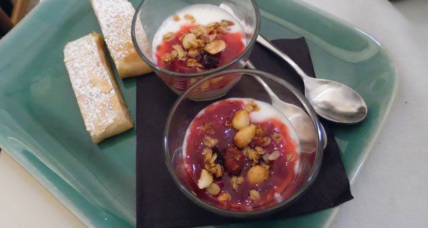 Zum Abschluss des Frühstücks gibt es ein süßes Dessert.