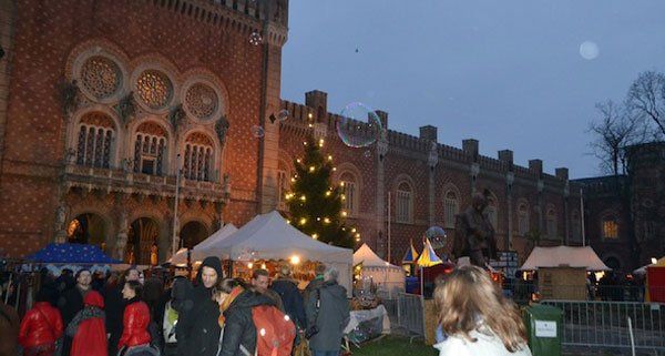 Beim HGM wurde ein mittelalterlicher Weihnachtsmarkt veranstaltet. Beim HGM wurde ein mittelalterlicher Weihnachtsmarkt veranstaltet.