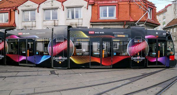 In Wien macht eine Bim Werbung für den ESC. In Wien macht eine Bim Werbung für den ESC.