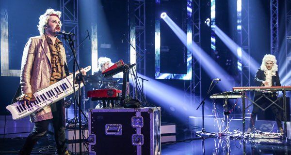 Johann Sebastian Bass sind mit ungewöhnlichen Outfits und ungewöhnlichem Sound aufgefallen. Johann Sebastian Bass sind mit ungewöhnlichen Outfits und ungewöhnlichem Sound aufgefallen.