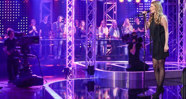 Zoe aus Wien will für Österreich zum Song Contest. Zoe aus Wien will für Österreich zum Song Contest.