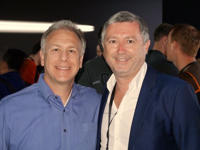 Emilio Bietti mit Phil Schiller Apple-1