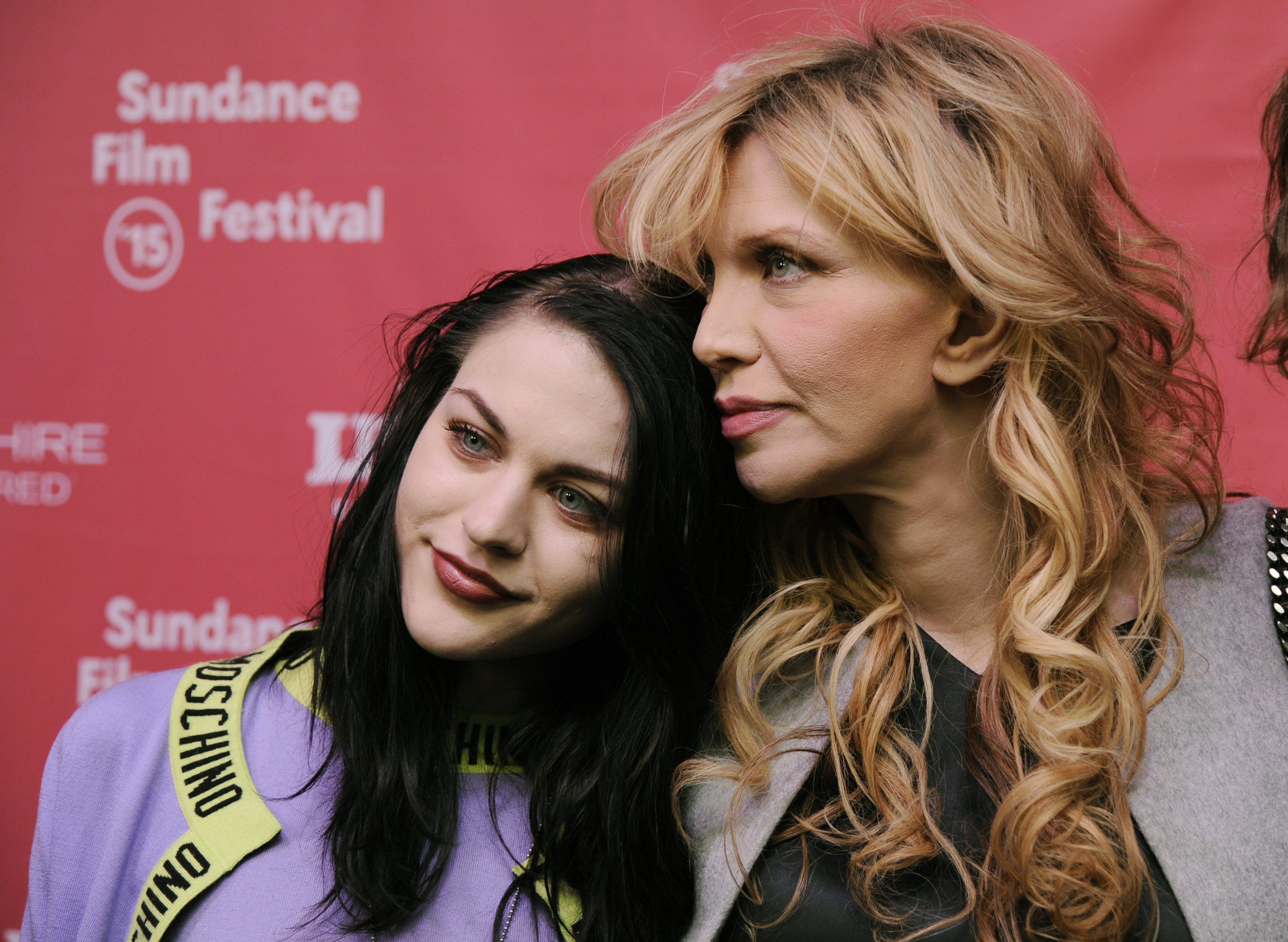 Frances Bean und Courtney Love bei der 