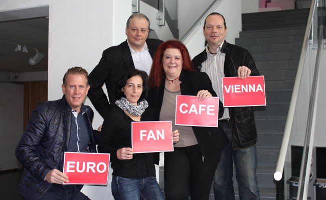 Das Organisationsteam des Euro Fan Cafes.