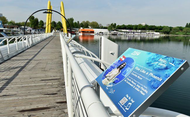 Die Singende Brücke bei der Wiener Donauinsel. Die Singende Brücke bei der Wiener Donauinsel.