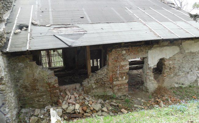 Die Ruinenvilla befindet sich im Dehnepark im 14. Bezirk. Die Ruinenvilla befindet sich im Dehnepark im 14. Bezirk.
