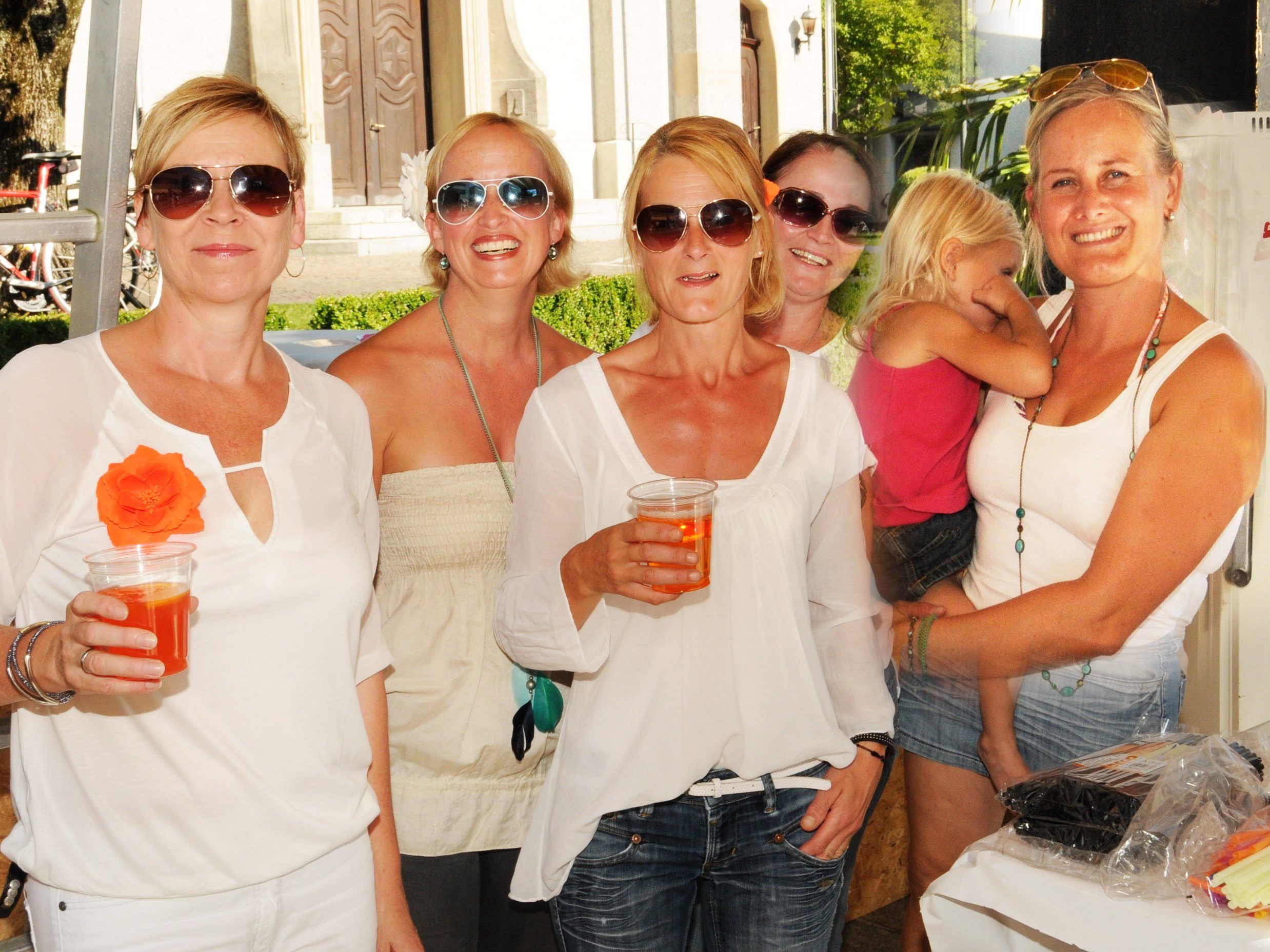 Erfrischende Drinks gab es in der Bar des Schivereins am Kirchplatz