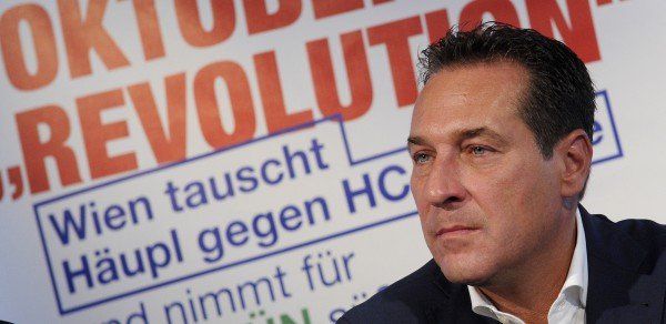 HC Strache bei der Plakatpräsentation für die Wahl in Wien HC Strache bei der Plakatpräsentation für die Wahl in Wien