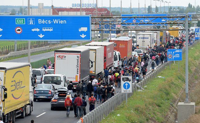 AUSTRIA HUNGARY REFUGEES MIGRATION CRISIS AUSTRIA HUNGARY REFUGEES MIGRATION CRISIS