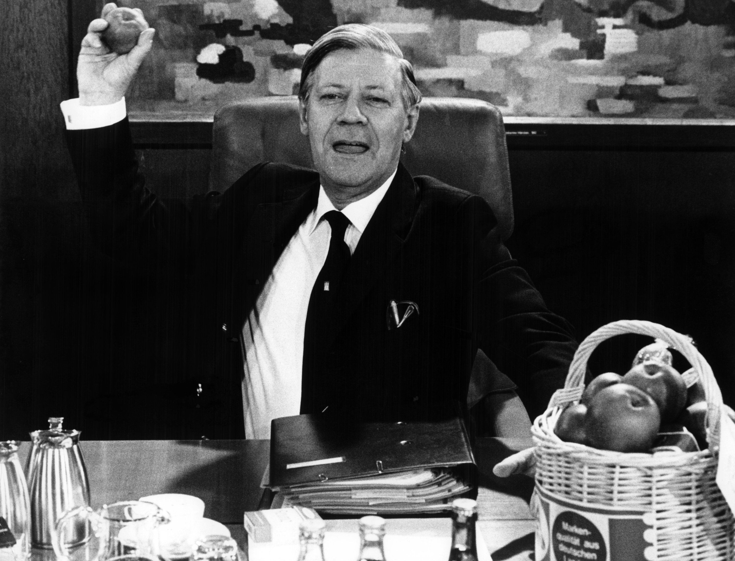 Helmut Schmidt tot