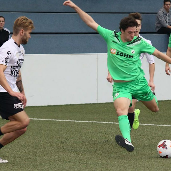 Jan Gmeiner erlitt vermutlich einen Wadenbeinbruch.