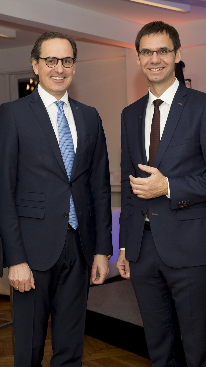 Feierten die Eröffnung: (v.l.n.r.) Vorstand Dr. Johannes Hefel, Vorstandsvorsitzender Dr. Michael Grahammer, Landeshauptmann Mag. Markus Wallner und Vorstand Mag. Michel Haller.