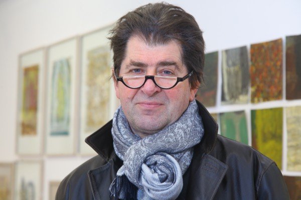 Der Göfner Künstler Harald Gfader entwarf für die Gemeinde die Straßenshcilder. 