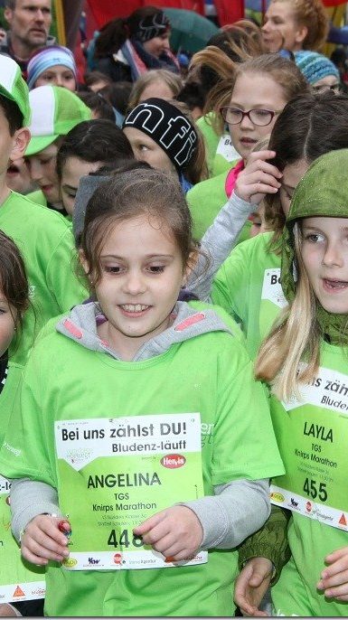 1400 Kids trotzdem dem Wetter und feierten ein großes Lauffest in Bludenz