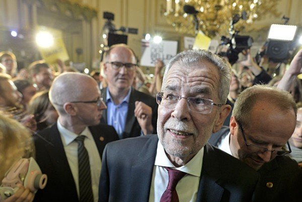 APA/HERBERT NEUBAUER vdb_party
