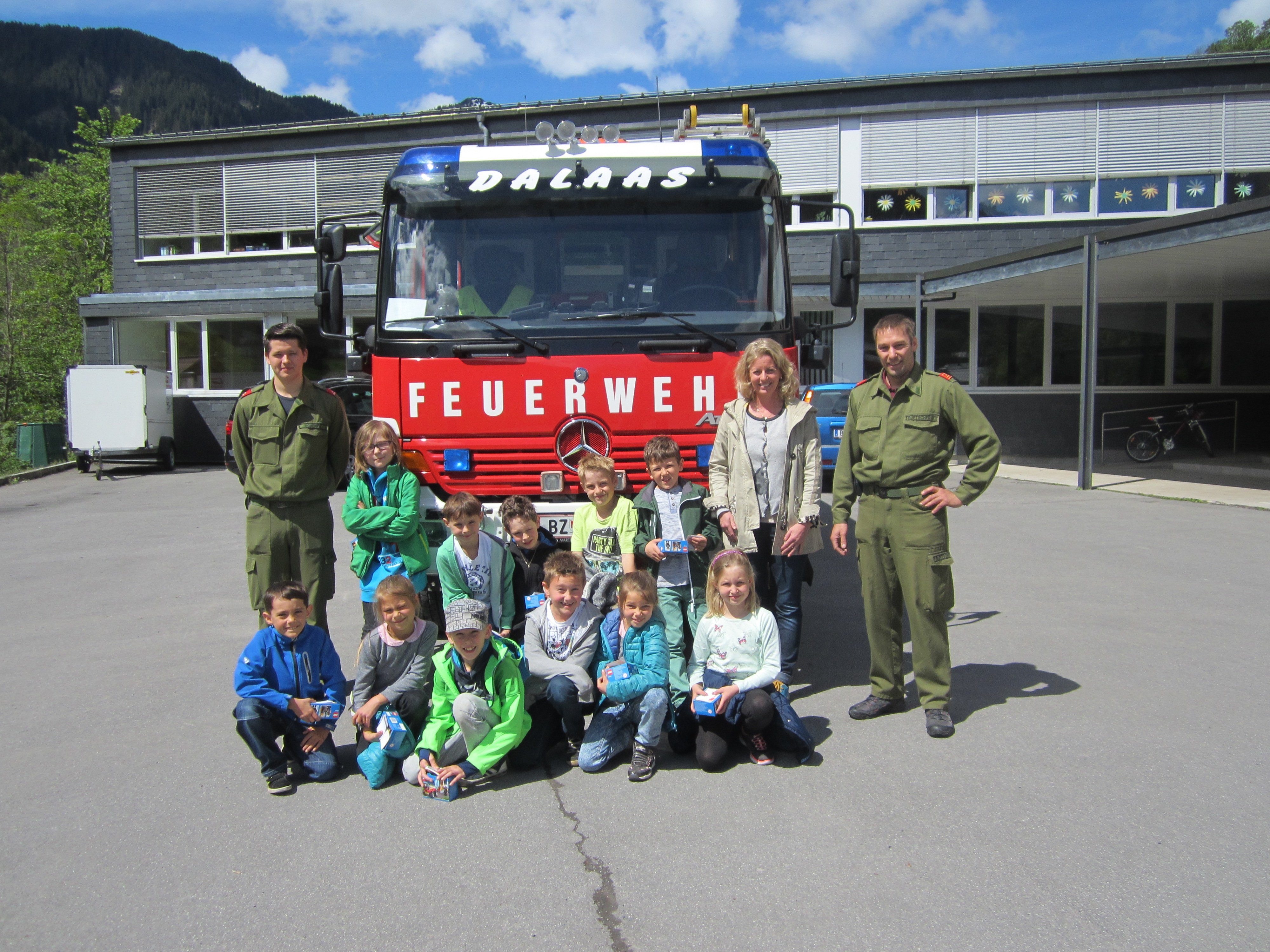 Schule zu Besuch bei der Feuerwehr