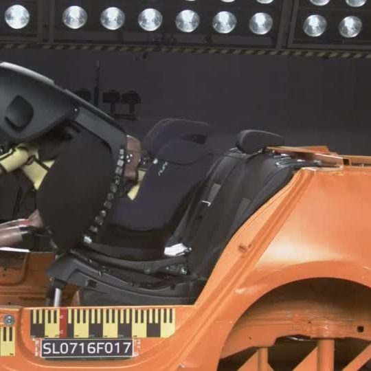 Gleich drei Kindersitz-Modelle sind kmplett durch den Test gefallen.