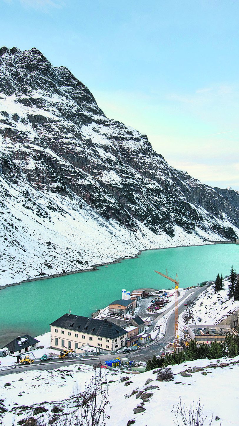 Das dritte Baujahr auf Vorarlbergs höchster und größter Baustelle ist fast vorbei. Bis zur geplanten Inbetriebnahme des Kraftwerks Ende 2018 wartet noch eine ganze Menge Arbeit. Foto: illwerke vkw/Patrick Säly Photography