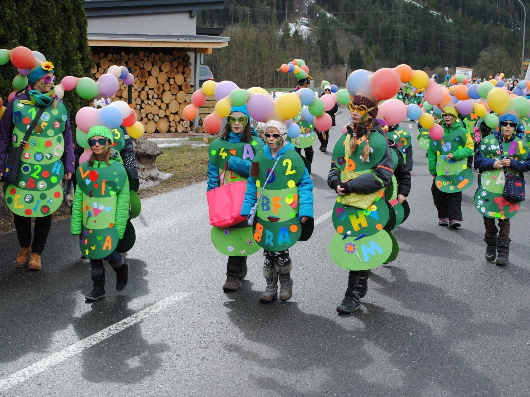 Die bunten Raupen der VS-Außerbraz