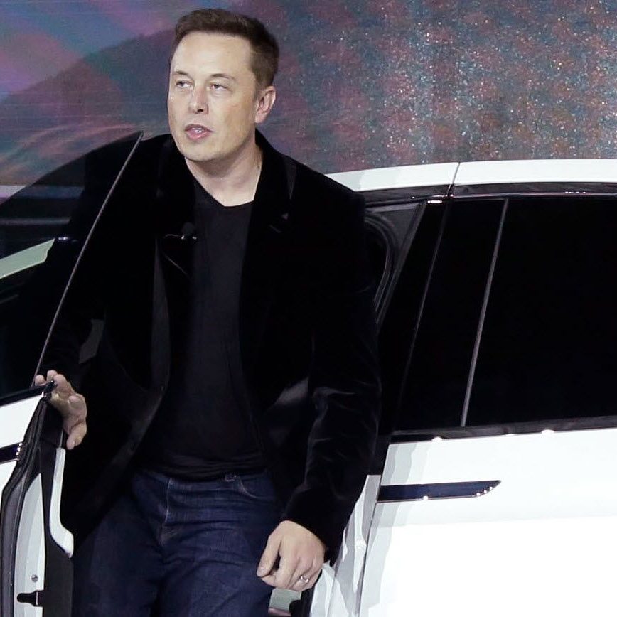 Ins Schlingern geratenen Wagen mit eigenem Elektroauto gestoppt