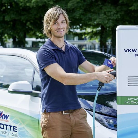 E-Pkw verbrauchen um zwei Drittel weniger Energie