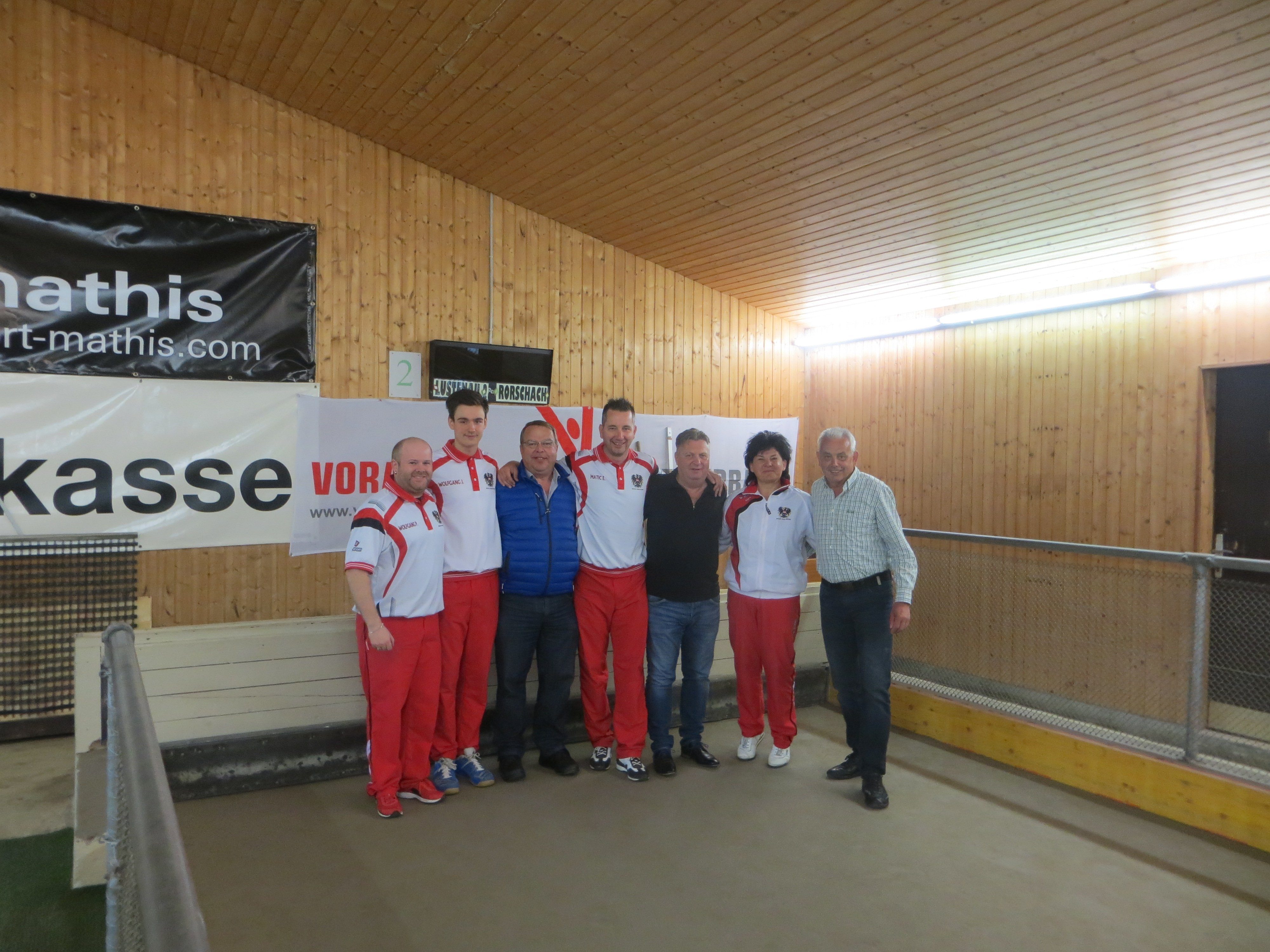 von links: Philipp Wolfgang, Joel Wolfgang, Anton Amann (Stadt Hohenems), Enrico Matic, Friedl Dold (Stadtrat), Margarethe Luif, Kurt Luif (Obmann BC Hohenems) von links: Philipp Wolfgang, Joel Wolfgang, Anton Amann (Stadt Hohenems), Enrico Matic, Friedl Dold (Stadtrat), Margarethe Luif, Kurt Luif (Obmann BC Hohenems)